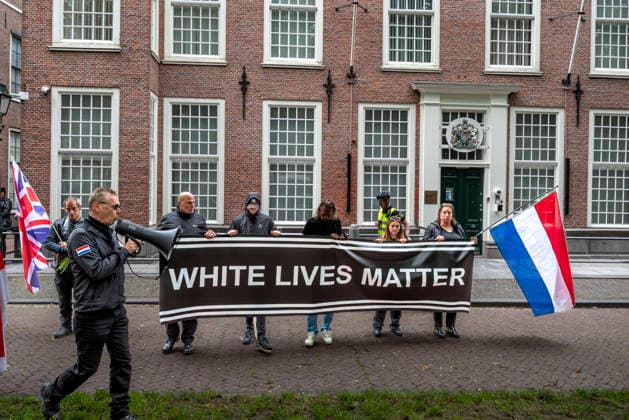 News Bilder des Tages #2 June 14, 2026, Den Haag, South Holland, Netherlands: Den Haag, 14 June 2026. Around 50 far-right demonstrators gathered on Burgemeester Patijnlaan for a memorial march for Henry Nowak (18, British Polish university student). Nowak was killed on 3 December 2025 by Vickrum Singh Digwa in Southampton, England. The march ended at the Embassy of Great Britain, where demonstrators laid a wreath and flowers, and held banners saying Ã¢â‚¬oeJustice for HenryÃ¢â‚¬Â? and Ã¢â‚¬oeWhite Lives MatterÃ¢ Den Haag Netherlands  - ZUMAp202 20260614_zip_p202_004 Copyright: xJamesxPetermeierx