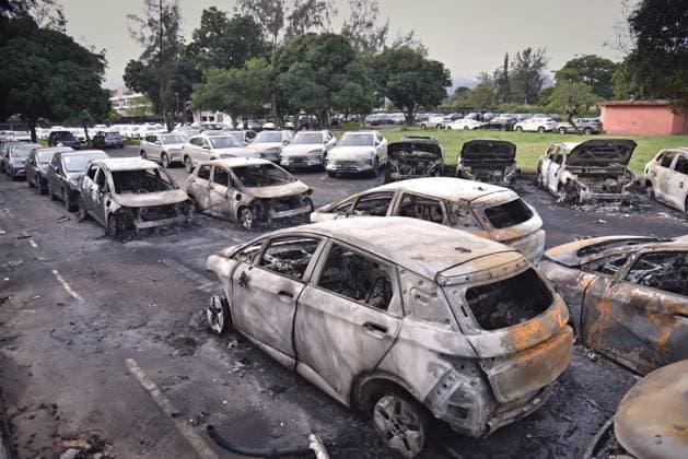 RECORD DATE NOT STATED Collision between helicopters in the river kills six, causes explosions and sets electric cars on fire. Rio de Janeiro (RJ), 06 14 2026 - Collision Helicopters Recreio dos Bandeirantes - A mid-air collision between helicopters kills an American singer, an Argentinian YouTuber, and four others in Recreio dos Bandeirantes, Rio de Janeiro. The aircraft crashed in the yard of an electric vehicle dealership, leading to other small explosions.(Foto: Saulo Angelo Thenews2 imago images) Collision between helicopters in the river kills six, causes explosions and sets electric cars on fire.  Copyright: xSauloxAngelox