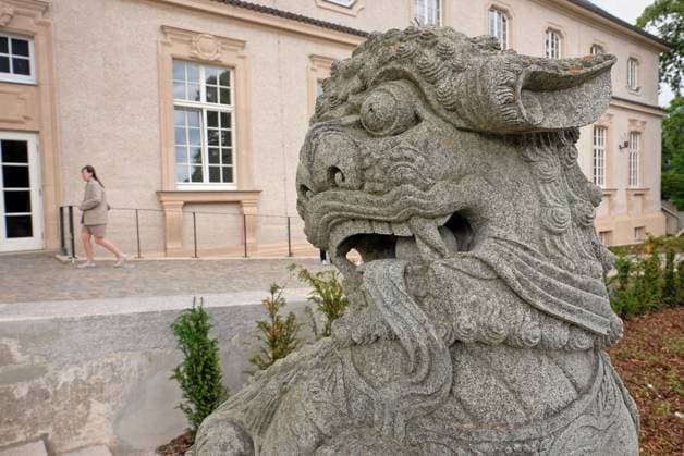 Eröffnung Kurhaus. Aachen, 14.06.2026: Eröffnung - Tag der offenen Tür Kurhaus Aachen. Das instandgesetzte und umgebaute Gebäude wurde der breiten Aachener Öffentlichkeit vorgestellt. Chinesischer Drache, Gastgeschenk aus Ningbo zum 20ten Jubliäum der Städtepartnerschaft 2006. Aachen Monheimsallee NRW Deutschland *** Opening Kurhaus Aachen, 14 06 2026 Opening Open Day Kurhaus Aachen The renovated and converted building was presented to the general public in Aachen Chinese dragon, gift from Ningbo for the 20th anniversary of the town twinning 2006 Aachen Monheimsallee NRW Germany