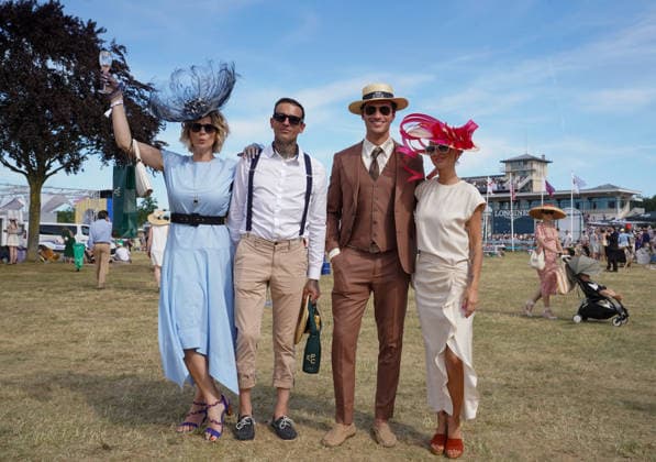 Aurélien Muller, Priscilla Muller, France Pierron et son compagnon Prix de Diane Longines 2026 à lHippodrome de Chantilly le 14 juin 2026 Anne Sophie Guebey Bestimage Prix de Diane Longines 2026 at the Chantilly Racecourse on june 14th 2026 Chantilly France  Copyright: xAnne-SophiexGuebeyx xBestimagexAnne-SophiexGuebeyx xBestimagex