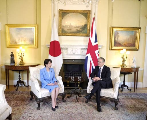Japan-Britain summit Japanese Prime Minister Sanae Takaichi (L) holds talks with her British counterpart Keir Starmer in London on June 14, 2026. (Pool photo)  A14AA0005618749P