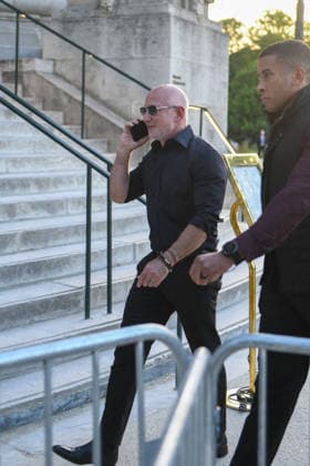 Jeff Bezos Arrives in Paris Jeff Bezos arrives in Paris, France, busy on his phone while wearing sunglasses. Paris, France, June 14, 2026. Photo by Florian Poitout ABACAPRESS.COM Paris Ile-de-France France  Copyright: xPoitoutxFlorian ABACAx