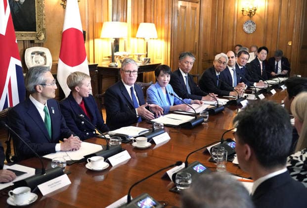 Japan PM Takaichi at roundtable meeting in London Japanese Prime Minister Sanae Takaichi (4th from L) and her British counterpart Keir Starmer (3rd from L) attend a business roundtable meeting in Downing Street in London on June 14, 2026. (Pool photo)  A14AA0005618809P