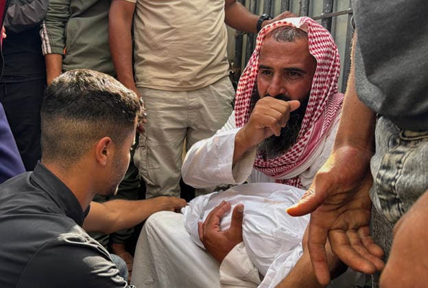 Mourners bid farewell to woman and child in Deir al-Balah Palestinians bid farewell to the bodies of a woman and a child at Al-Aqsa Martyrs Hospital in Deir al-Balah, central Gaza Strip, on June 15, 2026, after they were killed in separate Israeli strikes in central Gaza. Photo by Ahmed Ibrahim apaimages Deir al-Balah Gaza Palestinian Territory 150626_Deir_al-Balah_AI_00(15) Copyright: xapaimagesxAhmedxIbrahimx xapaimagesx