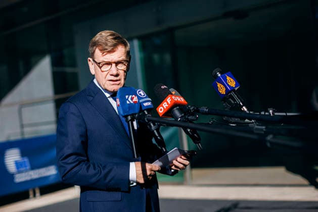 Johann Wadephul (CDU), Bundesaussenminister, gibt einen Doorstep bei der Ankunft am ECCL anlaesslich des RfAB in Luxemburg. 15.06.2026. Fotografiert im Auftrag des Auswaertigen Amtes (AA) Luxemburg Luxemburg *** Johann Wadephul CDU , Federal Foreign Minister, gives a doorstep on arrival at the ECCL on the occasion of the RfAB in Luxembourg 15 06 2026 Photographed on behalf of the Federal Foreign Office AA Luxembourg Luxembourg Copyright: xFelixxZahnx