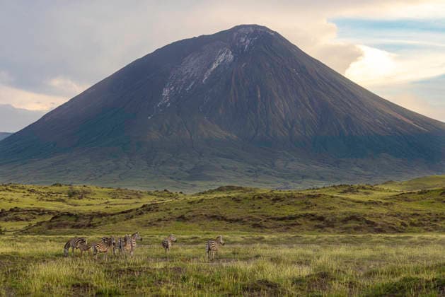 Life Beneath The Sleeping Volcano Mtowabaga, Mkoa wa Arusha, Tanzania CR_JFZH260614-2013740-01