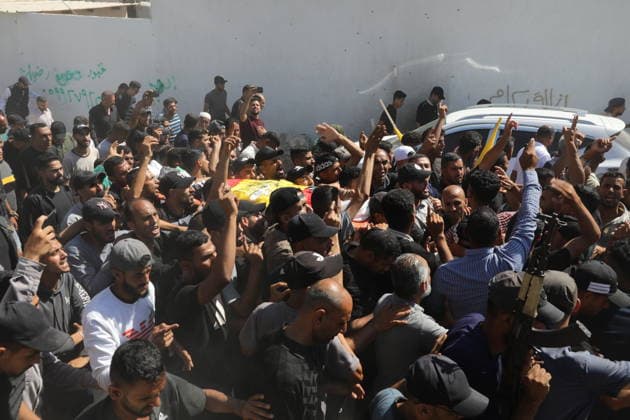 Mourners bid farewell to Palestinian killed in Gaza City Palestinians bid farewell to the body of Hossam al-Masri at al-Shifa Hospital in Gaza City on June 15, 2026, after he died from wounds sustained when he was shot by Israeli forces in Gaza City. Photo by Bilal Osama apaimages Gaza city Gaza Strip Palestinian Territory 150626_Gaza_BO_00(13) Copyright: xapaimagesxBilalxOsamax xapaimagesx