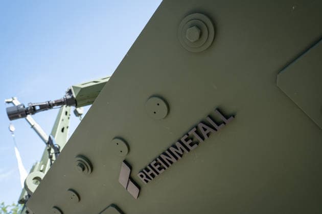 Messestand des Rüstungsunternehmens Rheinmetall AG, Geschützrohr eines Skyranger Abwehrgeschützes;Rüstungsmesse Eurosatory 2026 in Parc des Expositions de Paris Nord Villepinte, Villepinte Paris France Parc des Expositions de Paris No *** Exhibition stand of the arms company Rheinmetall AG, gun barrel of a Skyranger anti-aircraft gun Eurosatory 2026 arms fair in Parc des Expositions de Paris Nord Villepinte, Villepinte Paris France Parc des Expositions de Paris No