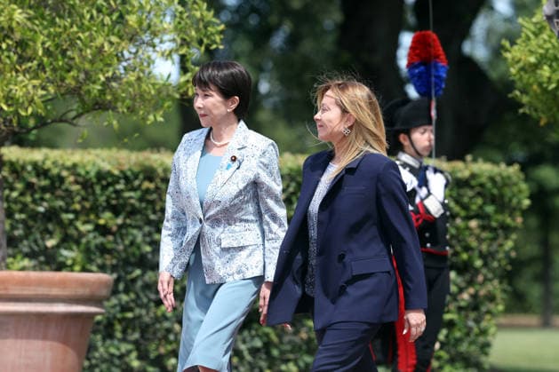 IPA85712706 - Rome, Italy June 15, 2026: At Villa Pamphilj, Prime Minister Giorgia Meloni meets with Japanese Prime Minister Sanae Takaichi. The meeting reaffirms the strength of bilateral relations and the shared commitment to strengthening cooperation and friendship between Italy and Japan in key areas of strategic interest.  Copyright: xmarcoxiacobuccix xmarcoxiacobuccix 85712706