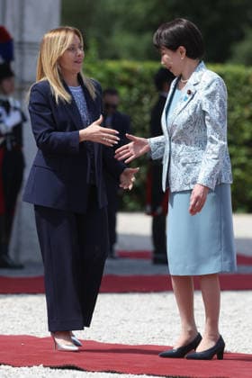IPA85712951 - Rome, Italy June 15, 2026: At Villa Pamphilj, Prime Minister Giorgia Meloni meets with Japanese Prime Minister Sanae Takaichi. The meeting reaffirms the strength of bilateral relations and the shared commitment to strengthening cooperation and friendship between Italy and Japan in key areas of strategic interest.  Copyright: xmarcoxiacobuccix xmarcoxiacobuccix 85712951