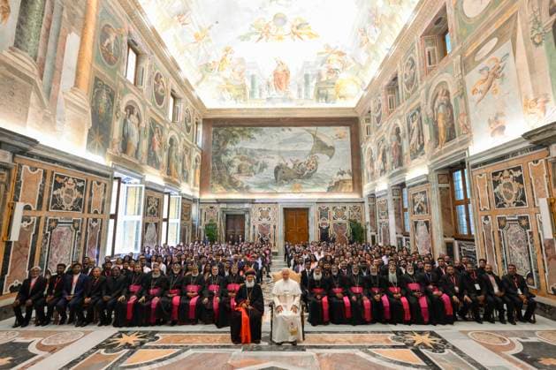 ITALY - POPE LEO XIV RECEIVES PILGRIMAGE OF THE SYRO-MALANKARA CHURCH IN EUROPE IN A PRIVATE AUDIENCE IN THE VATICAN - 2026 6 15 Italy, Rome, Vatican, 2026 6 15 . Pope Leo XIV receives Pilgrimage of the Syro-Malankara Church in Europe in a private audience in the Vatican EDITORIAL USE ONLY - NO BOOKS Copyright: xVATICANxMEDIAx