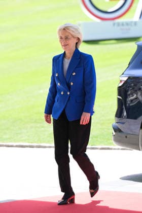 G7 Summit - Arrivals European Commission President Ursula van der Leyen arrives to the Hotel Royal ahead of the start of the G7 summit, in Evian, eastern France, on June 15, 2026. A G7 summit is set to take place June 15 to 17 in the French town of Evian-les-Bains near Switzerland and it will be attended by country leaders as well as the EU s foreign policy chief and ministers from Brazil, Canada, the United Arab Emirates and Turkey. Photo by Ammar Abd Rabbo ABACAPRESS.COM Evian France  Copyright: xAbdxRabboxAmmar ABACAx