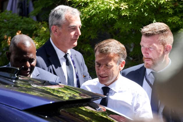 President Emmanuel Macron greets local elected officials and security forces before the start of the G7 summit in Evian on June 15, 2026 Dominique Jacovides Bestimage President Emmanuel Macron greets local elected officials and security forces before the start of the G7 summit in Evian on June 15, 2026 Evian France  Copyright: xDOMINIQUExJACOVIDESx xBESTIMAGExDOMINIQUExJACOVIDESx xBESTIMAGEx