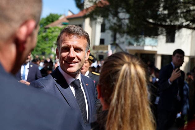 President Emmanuel Macron greets local elected officials and security forces before the start of the G7 summit in Evian on June 15, 2026 Dominique Jacovides Bestimage President Emmanuel Macron greets local elected officials and security forces before the start of the G7 summit in Evian on June 15, 2026 Evian France  Copyright: xDOMINIQUExJACOVIDESx xBESTIMAGExDOMINIQUExJACOVIDESx xBESTIMAGEx