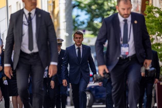 G7 EVIAN LES BAINS PHOTOPQR LE DAUPHINE Tom PHAM VAN SUU Évian les Bains 15 06 2026 A Evian les Bains Haute Savoie , le 15 juin 2026 Le président de la République, Emmanuel Macron, a inauguré la Buvette Cachat, monument historique et symbole de la ville dEvian Larrivée du Président Photo Tom Pham Van Suu Le Dauphiné Libéré Evian, France june 15th 2026 G7 summit French president Emmanuel Macron at Buvette Cachat Évian les Bains Haute Savoie Rhône Alpes France  Copyright: xPHOTOPQR LExDAUPHINE MAXPPPxTomxPHAMxVANxSUUx 20260615JDL3357 20260615JDL3357