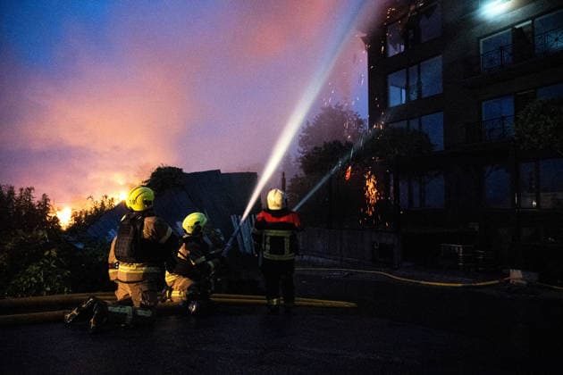 Rescuers extinguish a fire that broke out in a building following a massive Russian combined attack in Kyiv’s Pecherskyi district, Kyiv, Ukraine, on June 15, 2026. The Russian army launched a large-scale assault on the Ukrainian capital with missiles and strike drones, killing four people and injuring 28, including children and a pregnant woman. At least 140,000 consumers were left without electricity due to damage to power grids. Residential buildings, the Kyiv Pechersk Lavra, the Mystetskyi Arsenal Museum Complex, the Dovzhenko Film Studio, and the building of the High Anti-Corruption Court sustained damage.(Photo by Danylo Antoniuk Ukrinform) Aftermath of Russian combine attack in Kyiv s Pecherskyi district  Copyright: xDanyloxAntoniukx