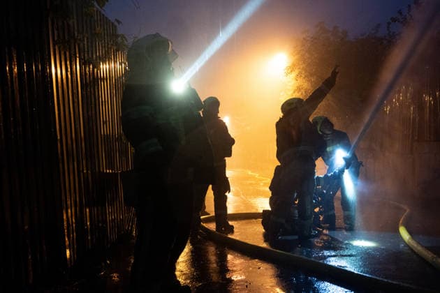 Rescuers extinguish a fire that broke out in a building following a massive Russian combined attack in Kyiv’s Pecherskyi district, Kyiv, Ukraine, on June 15, 2026. The Russian army launched a large-scale assault on the Ukrainian capital with missiles and strike drones, killing four people and injuring 28, including children and a pregnant woman. At least 140,000 consumers were left without electricity due to damage to power grids. Residential buildings, the Kyiv Pechersk Lavra, the Mystetskyi Arsenal Museum Complex, the Dovzhenko Film Studio, and the building of the High Anti-Corruption Court sustained damage.(Photo by Danylo Antoniuk Ukrinform) Aftermath of Russian combine attack in Kyiv s Pecherskyi district  Copyright: xDanyloxAntoniukx