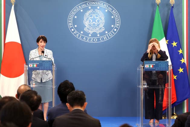 IPA85716049 - Rome, Italy June 15, 2026: At Villa Pamphilj, Prime Minister Giorgia Meloni meets with Japanese Prime Minister Sanae Takaichi. The meeting reaffirms the strength of bilateral relations and the shared commitment to strengthening cooperation and friendship between Italy and Japan in key areas of strategic interest.  Copyright: xmarcoxiacobuccix xmarcoxiacobuccix 85716049