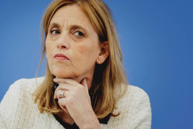 Karin Prien (CDU), Bundesministerin fuer Bildung, Familie, Senioren, Frauen und Jugend, aufgenommen im Rahmen der Pressekonferenz zur Veroeffentlichung des Berichts Bildung in Deutschland 2026 in Berlin, 15.06.2026. Berlin Deutschland *** Karin Prien CDU , Federal Minister for Education, Family Affairs, Senior Citizens, Women and Youth, at the press conference on the publication of the Education in Germany 2026 report in Berlin, 15 06 2026 Berlin Germany Copyright: xFlorianxGaertnerx