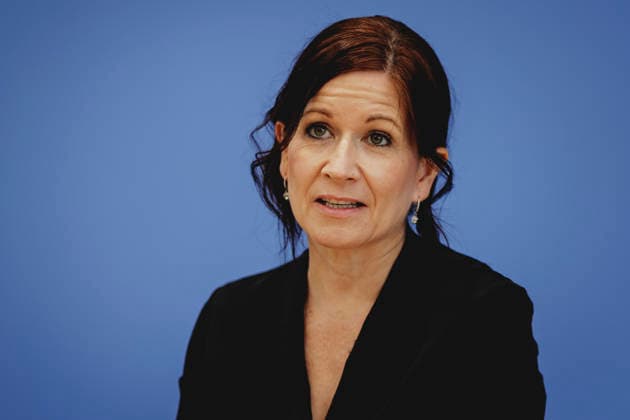 Katharina Guenther-Wuensch, Senatorin fuer Bildung, Jugend und Familie des Landes Berlin, aufgenommen im Rahmen der Pressekonferenz zur Veroeffentlichung des Berichts Bildung in Deutschland 2026 in Berlin, 15.06.2026. Berlin Deutschland *** Katharina Guenther Wuensch, Senator for Education, Youth and Family of the State of Berlin, at the press conference for the publication of the Education in Germany 2026 report in Berlin, 15 06 2026 Berlin Germany Copyright: xFlorianxGaertnerx