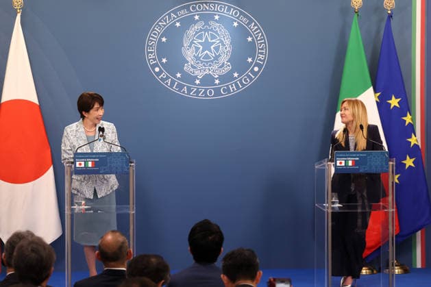 IPA85716059 - Rome, Italy June 15, 2026: At Villa Pamphilj, Prime Minister Giorgia Meloni meets with Japanese Prime Minister Sanae Takaichi. The meeting reaffirms the strength of bilateral relations and the shared commitment to strengthening cooperation and friendship between Italy and Japan in key areas of strategic interest.  Copyright: xmarcoxiacobuccix xmarcoxiacobuccix 85716059