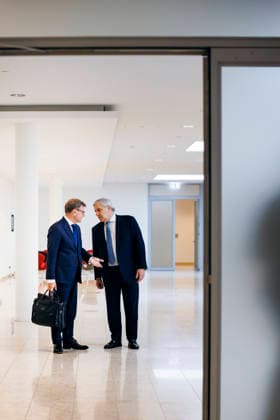 Johann Wadephul (CDU), Bundesaussenminister, trifft Antonio Tajani, Aussenminister und Stellvertretender Ministerpraesident von Italien zu einem Gespraech am Rande des Rat fuer Auswaertige Angelegenheiten (RfAB) in Luxemburg. 15.06.2026. Fotografiert im Auftrag des Auswaertigen Amtes (AA) Luxemburg Luxemburg *** Johann Wadephul CDU , Federal Foreign Minister, meets Antonio Tajani, Foreign Minister and Deputy Prime Minister of Italy for a discussion on the sidelines of the Foreign Affairs Council RfAB in Luxembourg 15 06 2026 Photographed on behalf of the Federal Foreign Office AA Luxembourg Luxembourg Copyright: xFelixxZahnx