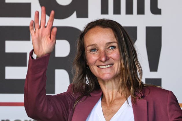 Claudia Wittig (BSW) - BSW Kundgebung in Magdeburg (Sachsen-Anhalt) auf dem Willy Brandt Platz am Hauptbahnhof unter dem Motto, WM 2026 - Weg mit Merz! *** Claudia Wittig BSW BSW rally in Magdeburg Saxony-Anhalt on Willy Brandt Platz at the main railway station under the motto, WM 2026 Weg mit Merz