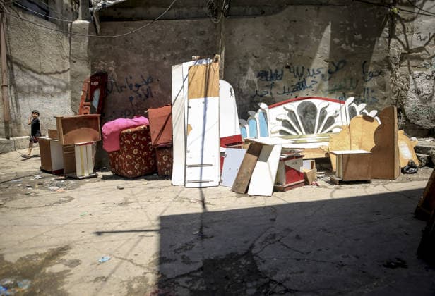 Israel plans to widen Gaza’s ‘yellow line,’ shrinking available living space for Palestinians GAZA CITY, GAZA, PALESTINE - JUNE 15: Palestinians, living in the Sanafur area of the Tuffah neighborhood, flee with their belongings due to the advance of Israeli military vehicles and the installation of concrete barriers marking the boundary known as the yellow line in Gaza City, Gaza, Palestine on June 15, 2026. Plans by the Israeli army to expand the areas under its control in Gaza are increasing concerns among Palestinians living in the region about a new wave of forced displacement and the further reduction of available living space. Saeed M. M. T. Jaras Anadolu Gaza City Gaza. Editorial use only. Please get in touch for any other usage.  Copyright: x2026xAnadoluxSaeedxM.xM.xT.xJarasx