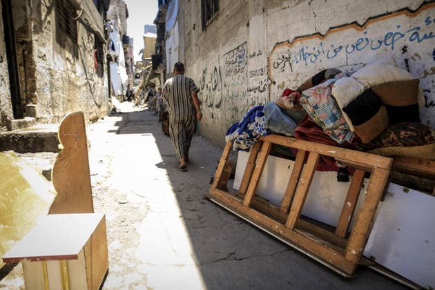 Israel plans to widen Gaza’s ‘yellow line,’ shrinking available living space for Palestinians GAZA CITY, GAZA, PALESTINE - JUNE 15: Palestinians, living in the Sanafur area of the Tuffah neighborhood, flee with their belongings due to the advance of Israeli military vehicles and the installation of concrete barriers marking the boundary known as the yellow line in Gaza City, Gaza, Palestine on June 15, 2026. Plans by the Israeli army to expand the areas under its control in Gaza are increasing concerns among Palestinians living in the region about a new wave of forced displacement and the further reduction of available living space. Saeed M. M. T. Jaras Anadolu Gaza City Gaza. Editorial use only. Please get in touch for any other usage.  Copyright: x2026xAnadoluxSaeedxM.xM.xT.xJarasx