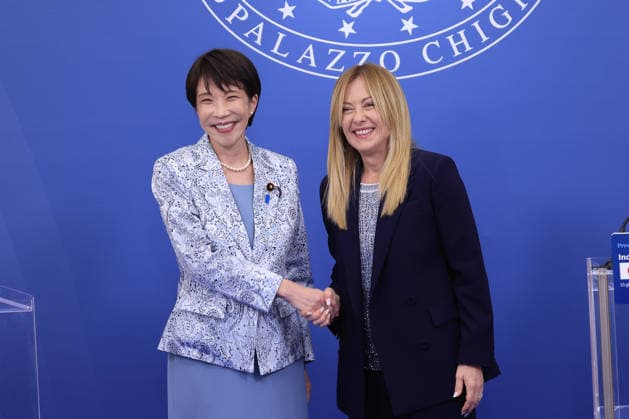 Italian Prime Minister Meloni meets Japanese Prime Minister Takaichi in Rome ROME, ITALY - JUNE 15: Japan s Prime minister Sanae Takaichi (L) and Italian Prime Minister Giorgia Meloni (R) shake hands at the end of their meeting at Villa Pamphili in Rome, Italy, on June 15, 2026. Riccardo De Luca Anadolu Rome Italy. Editorial use only. Please get in touch for any other usage.  Copyright: x2026xAnadoluxRiccardoxDexLucax
