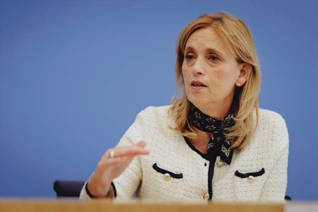 Karin Prien (CDU), Bundesministerin fuer Bildung, Familie, Senioren, Frauen und Jugend, aufgenommen im Rahmen der Pressekonferenz zur Veroeffentlichung des Berichts Bildung in Deutschland 2026 in Berlin, 15.06.2026. Berlin Deutschland *** Karin Prien (CDU), Federal Minister for Education, Family Affairs, Senior Citizens, Women, and Youth, photographed during a press conference marking the release of the report Education in Germany 2026 in Berlin, June 15, 2026, Berlin, Germany,detected_source_language Copyright: xFlorianxGaertnerx