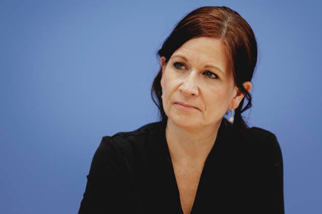 Katharina Guenther-Wuensch, Senatorin fuer Bildung, Jugend und Familie des Landes Berlin, aufgenommen im Rahmen der Pressekonferenz zur Veroeffentlichung des Berichts Bildung in Deutschland 2026 in Berlin, 15.06.2026. Berlin Deutschland *** Katharina Guenther Wuensch, Senator for Education, Youth, and Family Affairs for the State of Berlin, photographed during the press conference marking the release of the report Education in Germany 2026 in Berlin, June 15, 2026, Berlin, Germany,detected_source_language Copyright: xFlorianxGaertnerx
