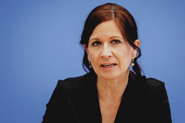 Katharina Guenther-Wuensch, Senatorin fuer Bildung, Jugend und Familie des Landes Berlin, aufgenommen im Rahmen der Pressekonferenz zur Veroeffentlichung des Berichts Bildung in Deutschland 2026 in Berlin, 15.06.2026. Berlin Deutschland *** Katharina Guenther Wuensch, Senator for Education, Youth, and Family Affairs for the State of Berlin, photographed during the press conference marking the release of the report Education in Germany 2026 in Berlin, June 15, 2026, Berlin, Germany,detected_source_language Copyright: xFlorianxGaertnerx