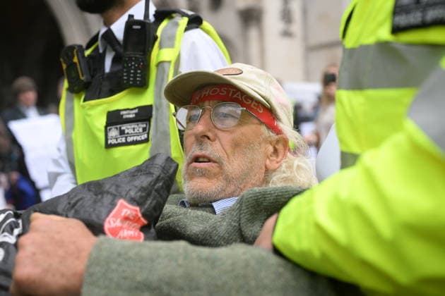 UK Court of appeal s Palestine Action decision protested in London LONDON, UK - JUNE 15: Metropolitan Police officers detain a pro-Palestine demonstrator outside the Royal Courts of Justice in London, United Kingdom on June 15, 2026. A protest was staged following the UK Court of Appeal s decision to uphold the government s ruling to designate the activist group Palestine Action as a terrorist organization, leading to police intervention and multiple arrests. Rasid Necati Aslim Anadolu London United Kingdom. Editorial use only. Please get in touch for any other usage.  Copyright: x2026xAnadoluxRasidxNecatixAslimx