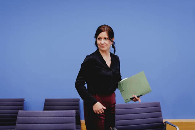 Katharina Guenther-Wuensch, Senatorin fuer Bildung, Jugend und Familie des Landes Berlin, aufgenommen im Rahmen der Pressekonferenz zur Veroeffentlichung des Berichts Bildung in Deutschland 2026 in Berlin, 15.06.2026. Berlin Deutschland *** Katharina Guenther Wuensch, Senator for Education, Youth, and Family Affairs for the State of Berlin, photographed during the press conference marking the release of the report Education in Germany 2026 in Berlin, June 15, 2026, Berlin, Germany,detected_source_language Copyright: xFlorianxGaertnerx
