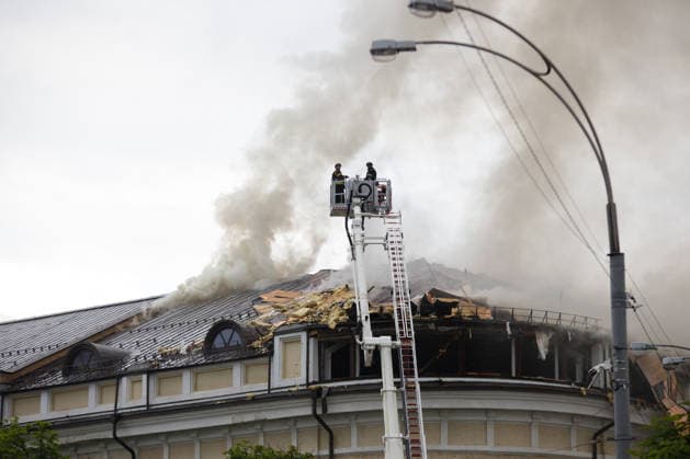 Massive Russian Attack Damages Kyiv Pechersk Lavra and Mystetskyi Arsenal - Kyiv Firefighters use an aerial platform to extinguish a fire at the Mystetskyi Arsenal National Cultural, Art and Museum Complex, caused by a massive Russian combined attack, Kyiv, Ukraine, June 15, 2026. The Russian army launched a large-scale assault on the Ukrainian capital with missiles and strike drones, killing four people and injuring 28, including children and a pregnant woman. At least 140,000 consumers were left without electricity due to damage to power grids. Residential buildings, the Kyiv Pechersk Lavra, the Mystetskyi Arsenal Museum Complex, the Dovzhenko Film Studio, and the building of the High Anti-Corruption Court sustained damage. (Photo by Mari  Copyright: xUkrinform ABACAx