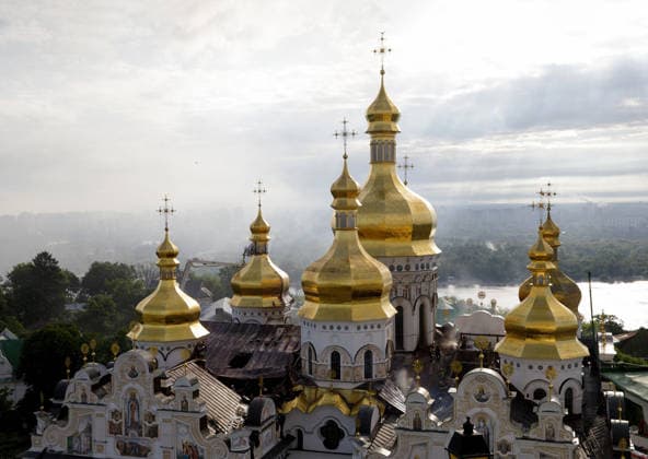 Massive Russian Attack Damages Kyiv Pechersk Lavra and Mystetskyi Arsenal - Kyiv The Dormition Cathedral of the Kyiv Pechersk Lavra, where the roof caught fire, shows damage caused by a massive Russian combined attack, Kyiv, Ukraine, June 15, 2026. The Russian army launched a large-scale assault on the Ukrainian capital with missiles and strike drones, killing four people and injuring 28, including children and a pregnant woman. At least 140,000 consumers were left without electricity due to damage to power grids. Residential buildings, the Kyiv Pechersk Lavra, the Mystetskyi Arsenal Museum Complex, the Dovzhenko Film Studio, and the building of the High Anti-Corruption Court sustained damage. (Photo by Marianna Kotyk Ukrinform ABACAPRESS.C  Copyright: xUkrinform ABACAx