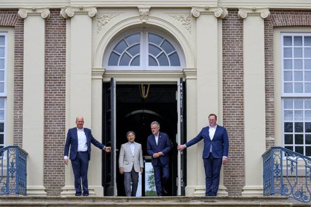 Apeldoorn, The Netherlands, 2026-06-15 15:13:37 APELDOORN, 15-06-2026, Het Loo Palace At the invitation of King Willem Alexander and Queen Maxima, Emperor Naruhito of Japan is paying a state visit to the Netherlands. Emperor Naruhito is accompanied by Empress Masako. The state visit is a confirmation of the close and historic relationship between Japan and the Netherlands. The countries share 426 years of bilateral relations. PHOTO: NLBeeld Patrick van Emst In the photo: Emperor Naruhito for a photo opportunity at Het Loo Palace Credit: NL Beeld Patrick van Emst  Copyright: xx x