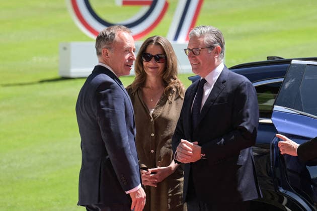 G7 Summit - Arrivals Britain s Prime Minister Keir Starmer arrives with his wife Victoria Starmer and British Ambassador to France Thomas Drew to the Hotel Royal ahead of the start of the G7 summit, in Evian, eastern France, on June 15, 2026. A G7 summit is set to take place June 15 to 17 in the French town of Evian-les-Bains near Switzerland and it will be attended by country leaders as well as the EU s foreign policy chief and ministers from Brazil, Canada, the United Arab Emirates and Turkey. Photo by Ammar Abd Rabbo ABACAPRESS.COM Evian France  Copyright: xAbdxRabboxAmmar ABACAx