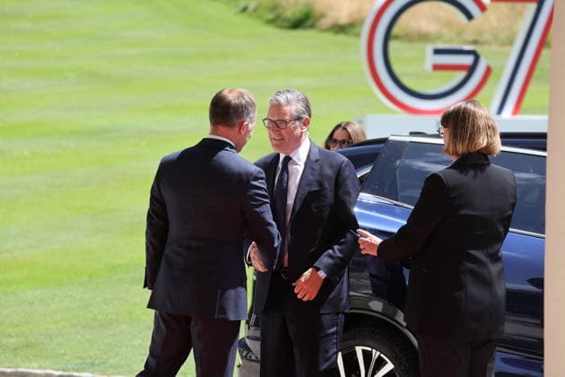 British Prime Minister Keir Starmer and his wife Victoria Starmer are greeted by Thomas Drew, the British Ambassador, upon their arrival in Evian ahead of the G7 Summit on June 15, 2026. On this occasion, heads of state and government will coordinate their response to international crises, including Russia’s war of aggression against Ukraine and the conflict in the Near and Middle East. They will discuss major global imbalances, which fuel geopolitical, trade, and financial tensions. They will also examine the conditions for sustainable and shared economic growth, the renewal of international partnerships, and the strengthening of economic security, including the diversification of supply chains for critical minerals Jacovides Bestimage Br  Copyright: xDOMINIQUExJACOVIDESx xBESTIMAGExDOMINIQUExJACOVIDESx xBESTIMAGEx
