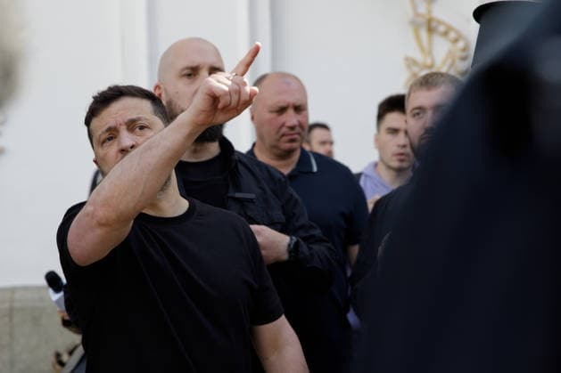 President of Ukraine Volodymyr Zelenskyy visits the Kyiv Pechersk Lavra, where the roof of the Dormition Cathedral caught fire during a massive Russian combined attack, Kyiv, Ukraine, June 15, 2026. The Russian army launched a large-scale assault on the Ukrainian capital with missiles and strike drones, killing four people and injuring 28, including children and a pregnant woman. At least 140,000 consumers were left without electricity due to damage to power grids. Residential buildings, the Kyiv Pechersk Lavra, the Mystetskyi Arsenal Museum Complex, the Dovzhenko Film Studio, and the building of the High Anti-Corruption Court sustained damage. (Photo by Marianna Kotyk Ukrinform) Ukraine’s leaders visit Kyiv Pechersk Lavra after Russian att  Copyright: xMariannaxKotykx