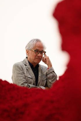Anish Kapoor Photocall at Hayward Gallery, London, UK Artist Anish Kapoor with his work Ha Makom as part of an exhibition by Anish Kapoor at Hayward Gallery, London, England, UK on Monday 15 June, 2026 which runs from Tue 16 June 2026 to Sun 18 October 2026., Credit:Justin Ng Avalon UK, England, London, Hayward Gallery  Copyright: xJustinxNgx xAvalonx 1110355515