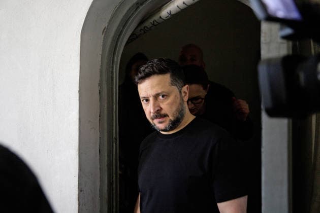 Ukrainian Leaders Visit Kyiv Pechersk Lavra After Russian Attack - Kyiv President of Ukraine Volodymyr Zelenskyy visits the Kyiv Pechersk Lavra, where the roof of the Dormition Cathedral caught fire during a massive Russian combined attack, Kyiv, Ukraine, June 15, 2026. The Russian army launched a large-scale assault on the Ukrainian capital with missiles and strike drones, killing four people and injuring 28, including children and a pregnant woman. At least 140,000 consumers were left without electricity due to damage to power grids. Residential buildings, the Kyiv Pechersk Lavra, the Mystetskyi Arsenal Museum Complex, the Dovzhenko Film Studio, and the building of the High Anti-Corruption Court sustained damage. (Photo by Marianna Kotyk  Copyright: xUkrinform ABACAx