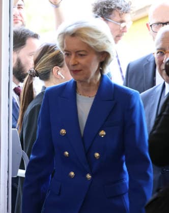 G 7 France 15.06.2026, France, Evian, G 7 meeting , 52nd Treffen der Regierungschefs, im Kurort Evian am Genfer See, Auftaktpressekonferenz, Ursula von der Leyen, Ratspräsident Antonio Costa, Gestik, Portrait, Baum, Haus, Gelänbde, Resort, Hotel, Terasse, Tisch Evian région Auvergne-Rhône-Alpes, France *** G7 France June 15, 2026, France, Evian, G7 meeting, 52nd meeting of heads of government, in the spa town of Evian on Lake Geneva, opening press conference, Ursula von der Leyen, Council President Antonio Costa, gestures, portrait, tree, house, railing, resort, hotel, terrace, table, Evian, Auvergne-Rhône-Alpes region, France,detected_source_language