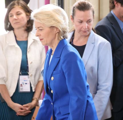 G 7 France 15.06.2026, France, Evian, G 7 meeting , 52nd Treffen der Regierungschefs, im Kurort Evian am Genfer See, Auftaktpressekonferenz, Ursula von der Leyen, Ratspräsident Antonio Costa, Gestik, Portrait, Baum, Haus, Gelänbde, Resort, Hotel, Terasse, Tisch Evian région Auvergne-Rhône-Alpes, France *** G7 France June 15, 2026, France, Evian, G7 meeting, 52nd meeting of heads of government, in the spa town of Evian on Lake Geneva, opening press conference, Ursula von der Leyen, Council President Antonio Costa, gestures, portrait, tree, house, railing, resort, hotel, terrace, table, Evian, Auvergne-Rhône-Alpes region, France,detected_source_language