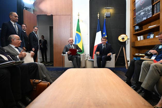 President Lula Meets President Macron At G7 Summit - France Brazilian President Luiz Inacio Lula da Silva meets French President Emmanuel Macron during the G7 summit in Evian-les-Bains, France on June 15, 2026. Photo by Jeanne Accorsini Pool ABACAPRESS.COM EVIAN France  Copyright: xAccorsinixJeanne Pool ABACAx