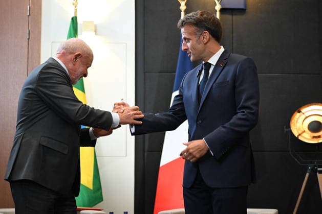 President Lula Meets President Macron At G7 Summit - France Brazilian President Luiz Inacio Lula da Silva meets French President Emmanuel Macron during the G7 summit in Evian-les-Bains, France on June 15, 2026. Photo by Jeanne Accorsini Pool ABACAPRESS.COM EVIAN France  Copyright: xAccorsinixJeanne Pool ABACAx