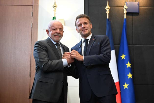 President Lula Meets President Macron At G7 Summit - France Brazilian President Luiz Inacio Lula da Silva meets French President Emmanuel Macron during the G7 summit in Evian-les-Bains, France on June 15, 2026. Photo by Jeanne Accorsini Pool ABACAPRESS.COM EVIAN France  Copyright: xAccorsinixJeanne Pool ABACAx