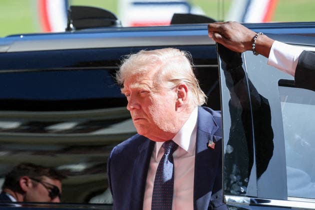 U.S. President Donald Trump arrives at the Hotel Royal, Evian Resort, for the G7 Leaders Summit in Évian-les-Bains, France, on June 15, 2026 Dominique Jacovides Bestimage U.S. President Donald Trump arrives for the G7 Leaders Summit at the Hotel Royal, Evian Resort in Evian-les-Bains, France, on June 15, 2026 Evian-les-Bains France,detected_source_language  Copyright: xDOMINIQUExJACOVIDESx xBESTIMAGExDOMINIQUExJACOVIDESx xBESTIMAGEx