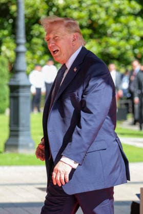 U.S. President Donald Trump arrives at the Hotel Royal, Evian Resort, for the G7 Leaders Summit in Évian-les-Bains, France, on June 15, 2026 Dominique Jacovides Bestimage U.S. President Donald Trump arrives for the G7 Leaders Summit at the Hotel Royal, Evian Resort in Evian-les-Bains, France, on June 15, 2026 Evian-les-Bains France,detected_source_language  Copyright: xDOMINIQUExJACOVIDESx xBESTIMAGExDOMINIQUExJACOVIDESx xBESTIMAGEx